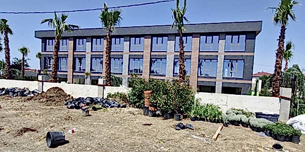 Bina Cam Temizliği | Vinçli ve Dağcı Sistemleriyle Profesyonel Hizmet